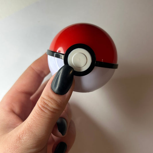 Pokemon Mystery Pokeball + Figur